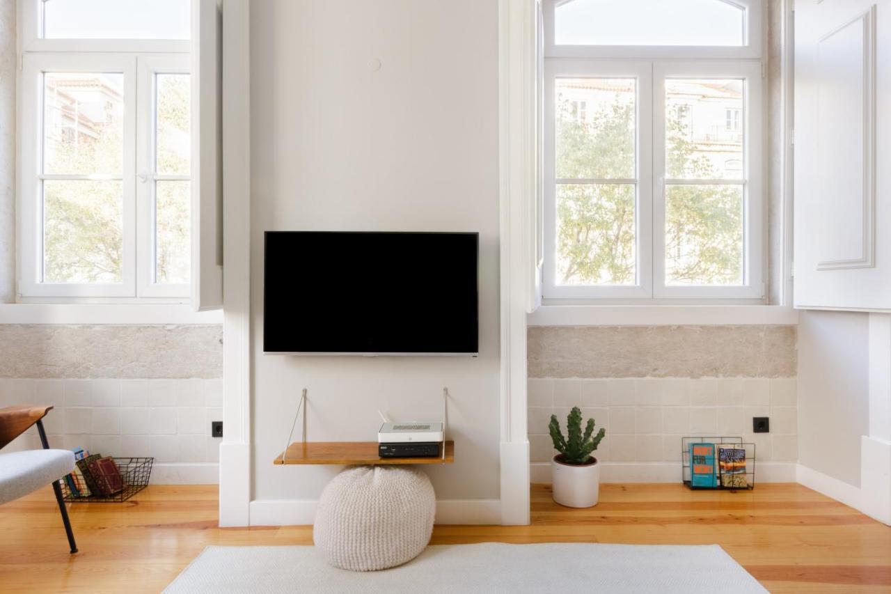 Update Urban Chic Flat In 19Th Century Building 2 Bedrooms & 2 Bathrooms & Ac Central Alfama District Lissabon Exterior foto