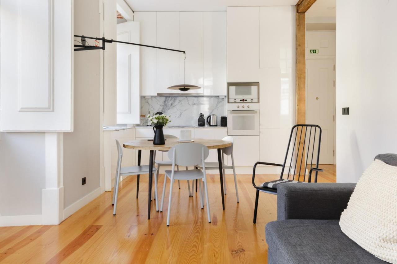 Update Urban Chic Flat In 19Th Century Building 2 Bedrooms & 2 Bathrooms & Ac Central Alfama District Lissabon Exterior foto