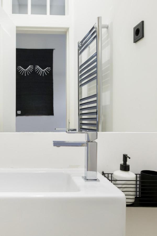 Update Urban Chic Flat In 19Th Century Building 2 Bedrooms & 2 Bathrooms & Ac Central Alfama District Lissabon Exterior foto
