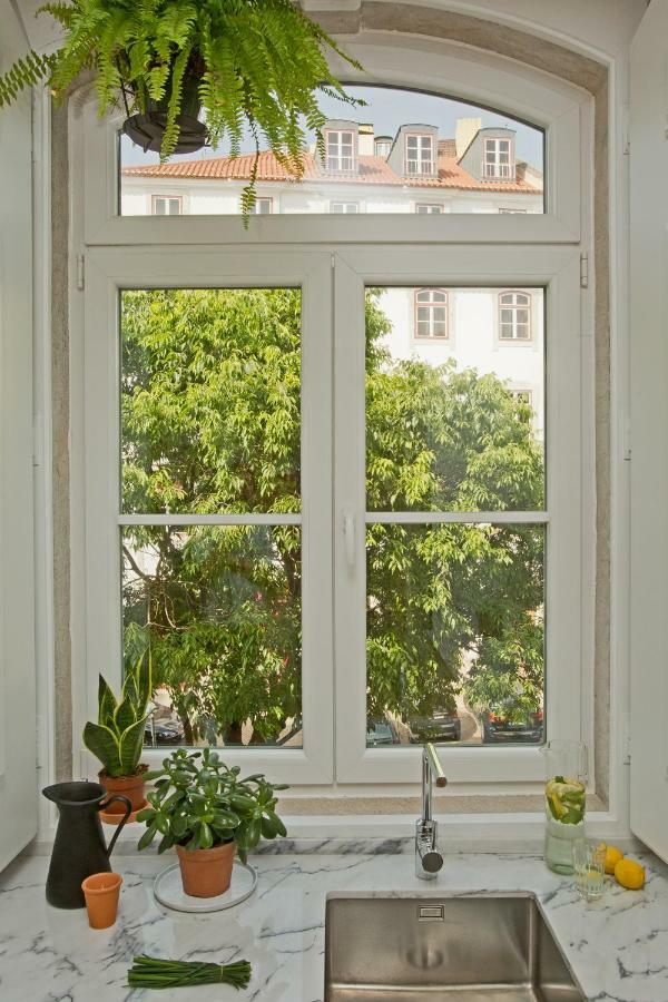 Update Urban Chic Flat In 19Th Century Building 2 Bedrooms & 2 Bathrooms & Ac Central Alfama District Lissabon Exterior foto
